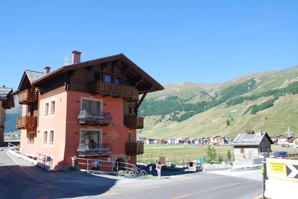 Hotel Bondi Ливиньо Екстериор снимка